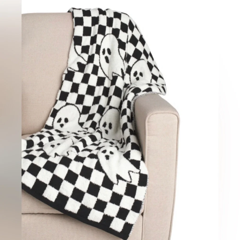 NEW NWT Spooky Night Black White Checkered Ghost Throw Blanket 50x70 New Tiktok
